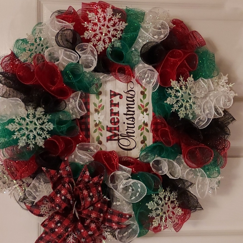 Christmas Wreath , Merry Christmas With Sparkling Snowflakes , Plaid